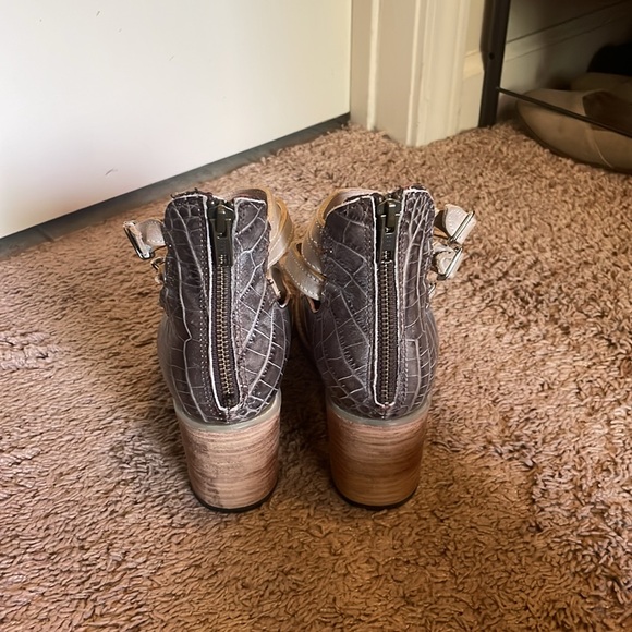BRAND NEW NWOT free bird booties - Picture 9 of 10